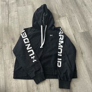 Black speckled under armor hoodie.